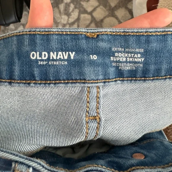 Old Navy High Rise Jeans - Picture 3 of 4